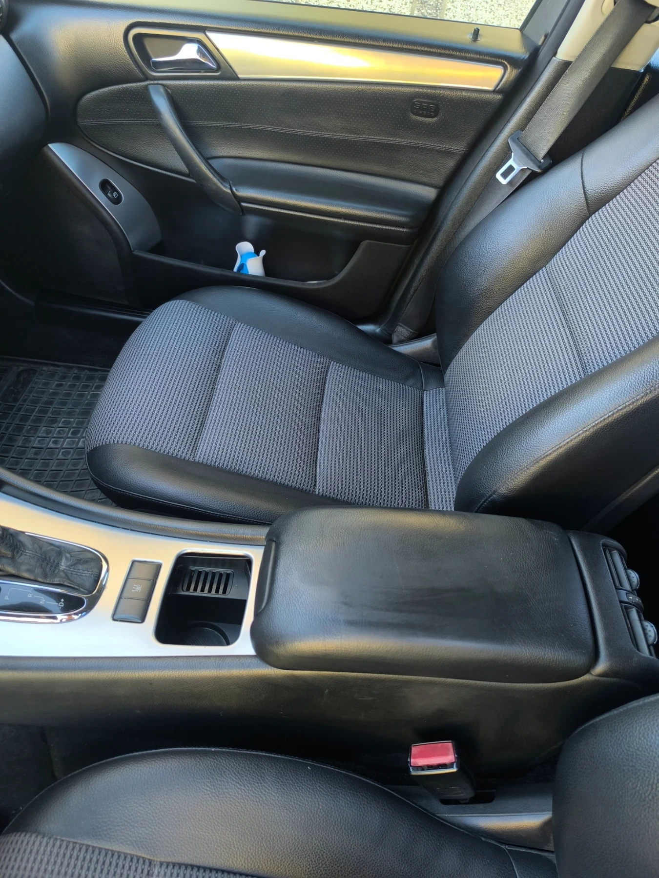 Mercedes-Benz C 220, снимка 6 - Автомобили и джипове - 55955536