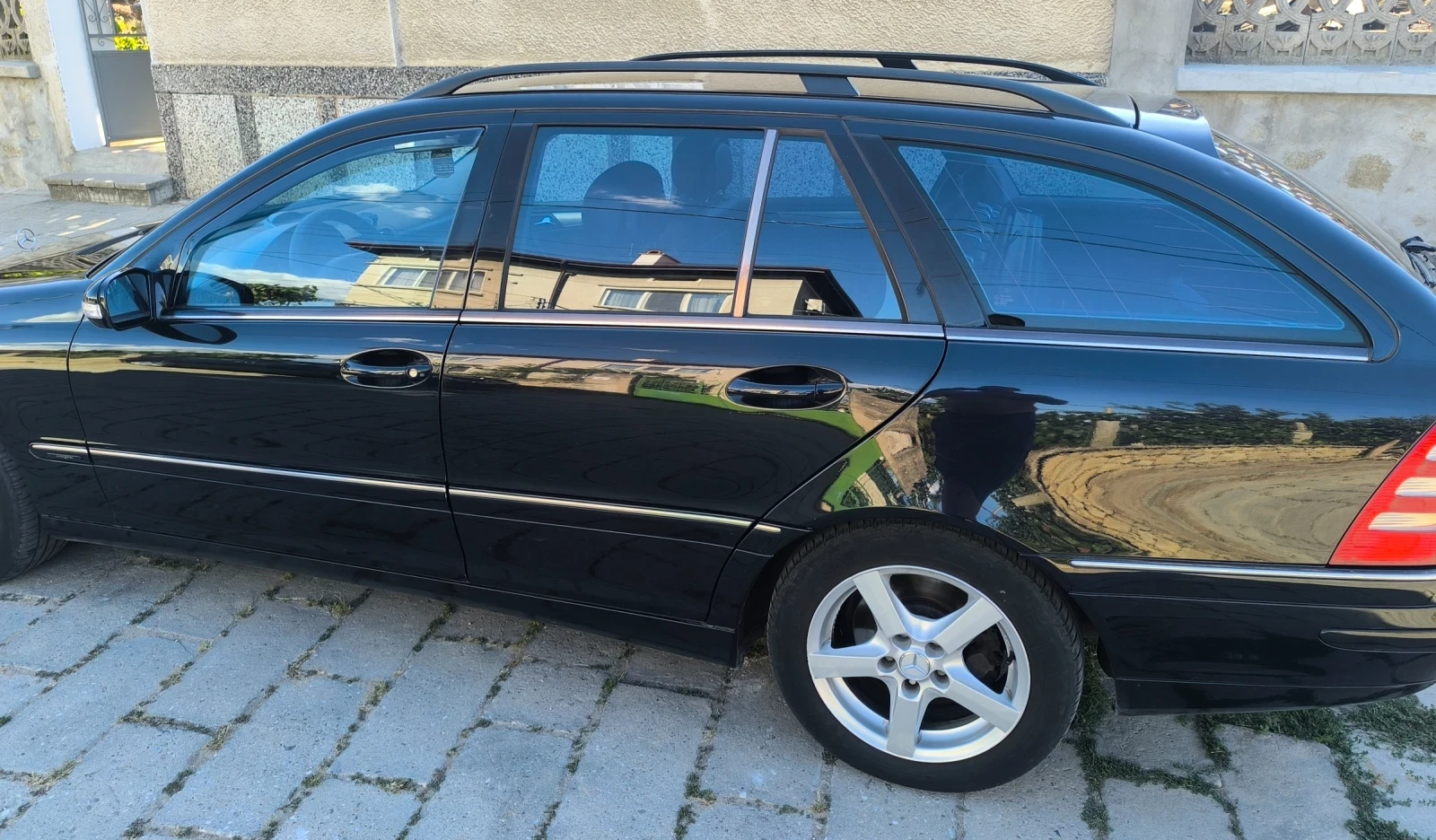 Mercedes-Benz C 220, снимка 3 - Автомобили и джипове - 55955536