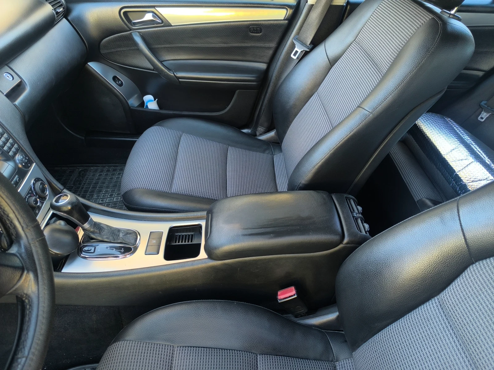 Mercedes-Benz C 220, снимка 12 - Автомобили и джипове - 55955536