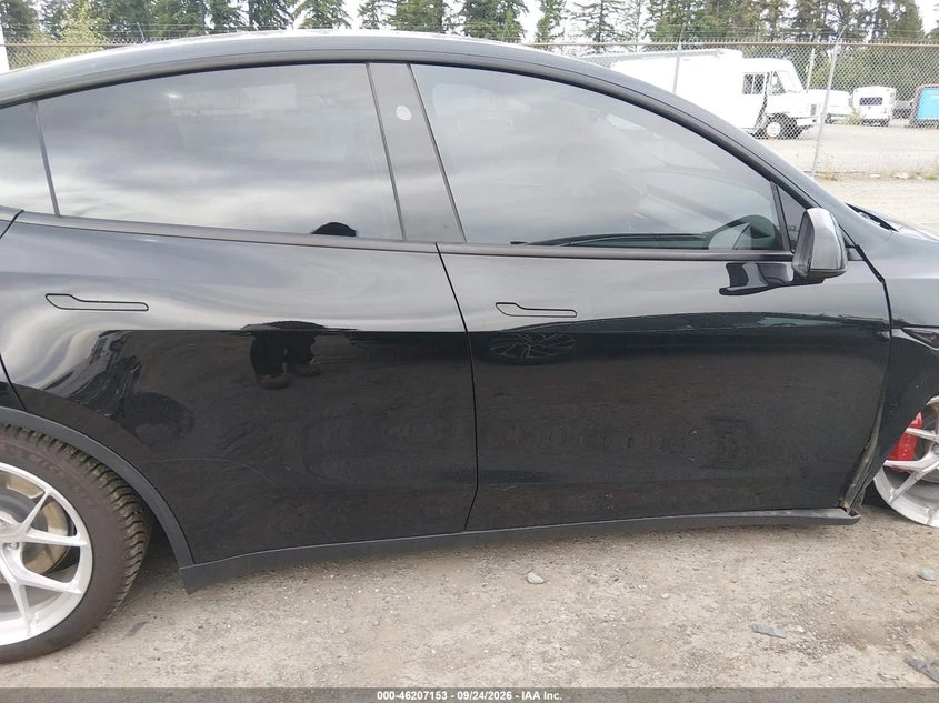Tesla Model Y PERFORMANCE DUAL MOTOR ALL-WHEEL DRIVE, снимка 4 - Автомобили и джипове - 56424802