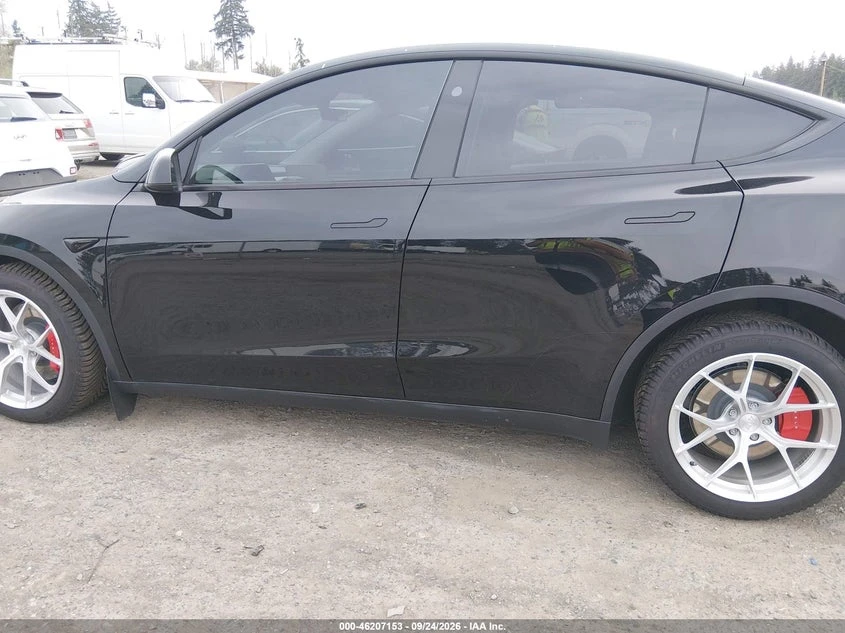 Tesla Model Y PERFORMANCE DUAL MOTOR ALL-WHEEL DRIVE, снимка 6 - Автомобили и джипове - 56424802