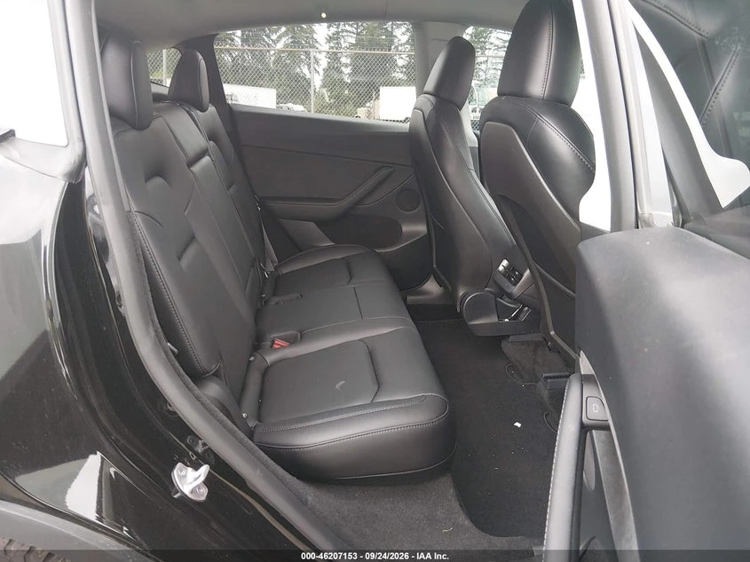 Tesla Model Y PERFORMANCE DUAL MOTOR ALL-WHEEL DRIVE, снимка 15 - Автомобили и джипове - 56424802