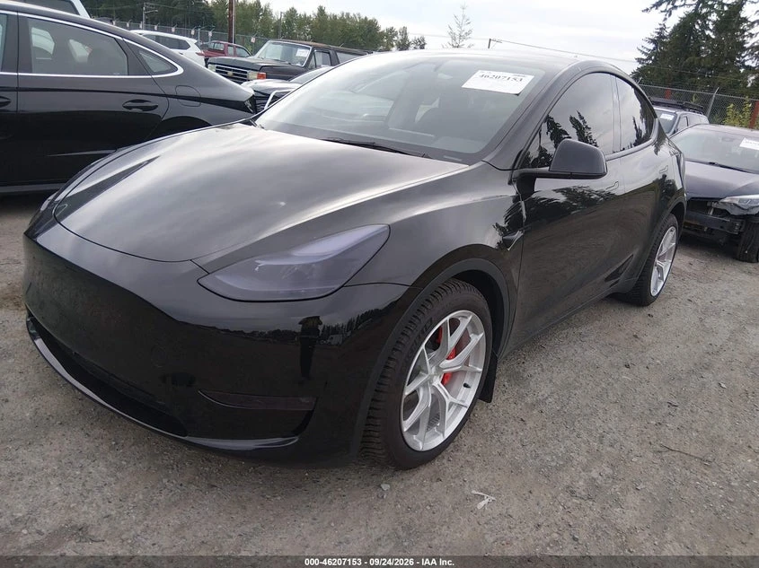 Tesla Model Y PERFORMANCE DUAL MOTOR ALL-WHEEL DRIVE