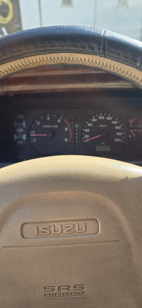 Isuzu Trooper - 8000 лв. / 4090.34 € - 21045161 8