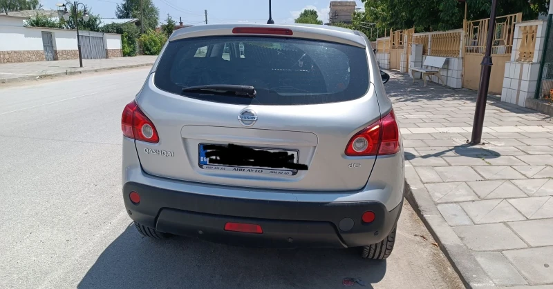 Nissan Qashqai 1.5 dci, снимка 2 - Автомобили и джипове - 49165536