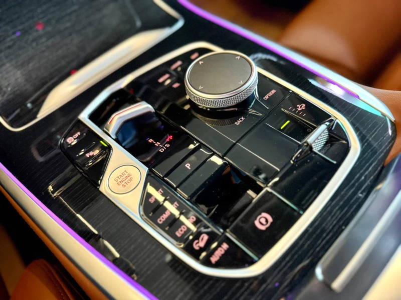 BMW X7 XDrive* 40d* M pack* Гаранционен* Лизинг* 7-Местен, снимка 12 - Автомобили и джипове - 51760394