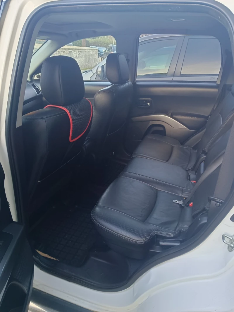 Mitsubishi Outlander, снимка 12 - Автомобили и джипове - 52788626