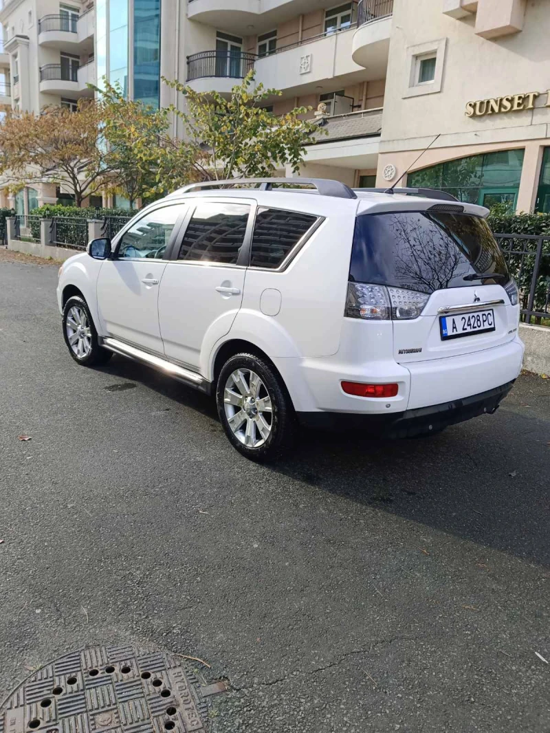 Mitsubishi Outlander, снимка 5 - Автомобили и джипове - 52788626
