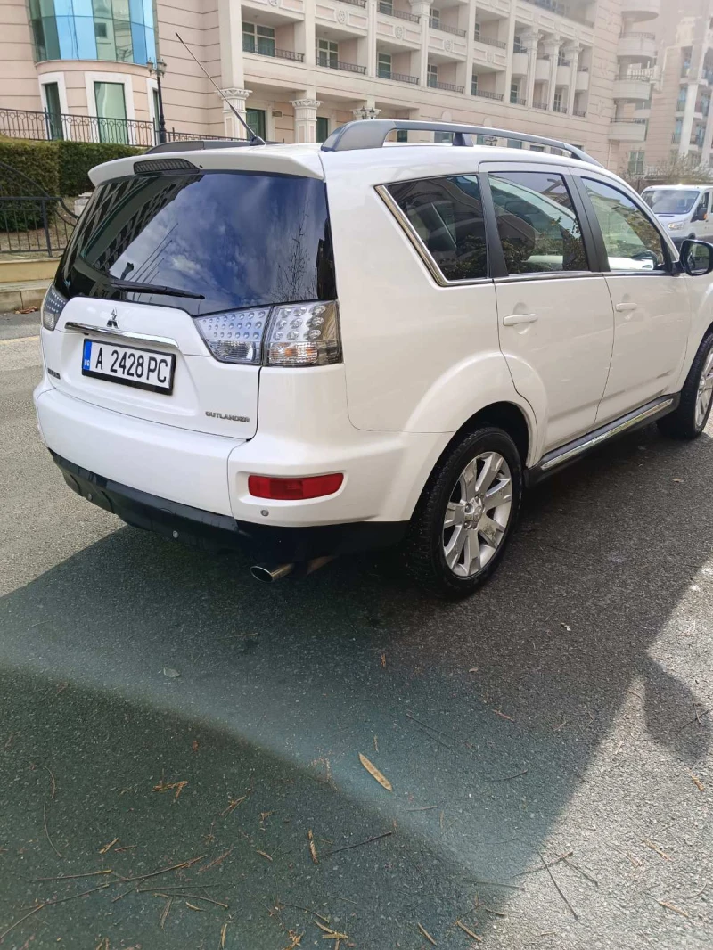Mitsubishi Outlander, снимка 4 - Автомобили и джипове - 52788626