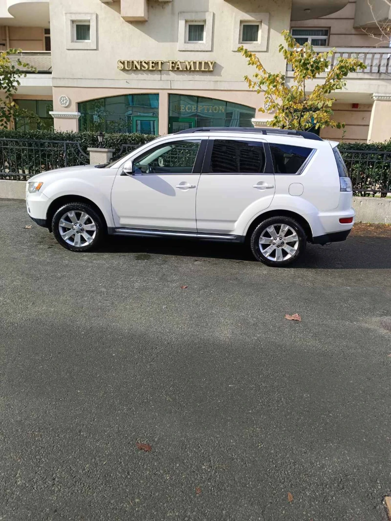 Mitsubishi Outlander, снимка 7 - Автомобили и джипове - 52788626