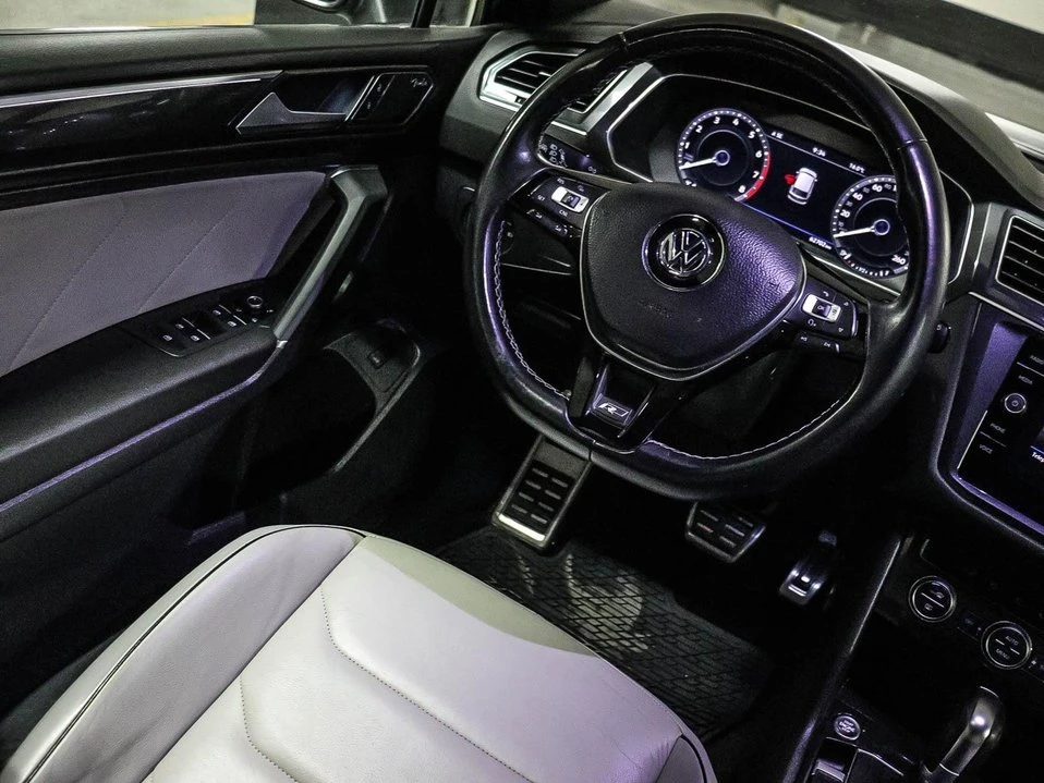 VW Tiguan * R-Line*  * 4-Motion* * АвтоКредит* (ЦЕНА ДО БГ) - изображение 8
