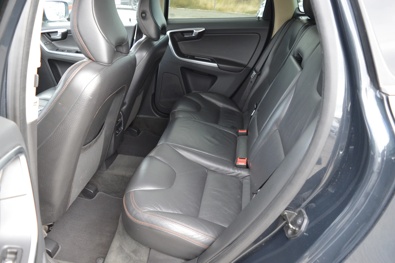 Volvo XC60 2.4D5-FULL EKSTRI-KOJA-DYNAUDIO | Mobile.bg — изображение 11