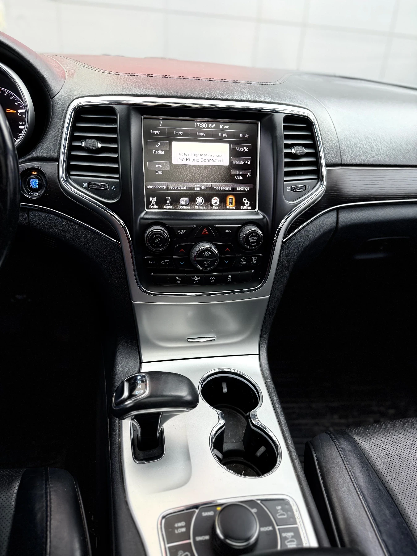 Jeep Grand cherokee НАЛИЧЕН* 5.7HEMI* Summit* 8ZF* Всички екстри* , снимка 9 - Автомобили и джипове - 53917739