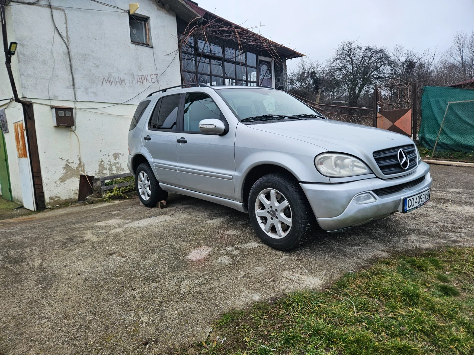 Mercedes-Benz ML 270 2.7D, снимка 2 - Автомобили и джипове - 53921535