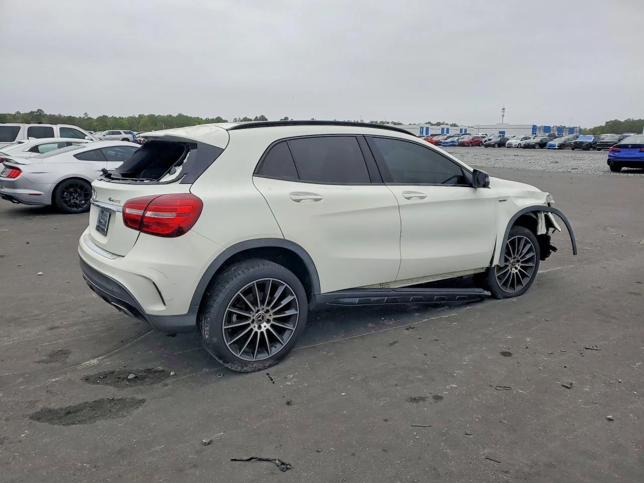 Mercedes-Benz GLA 250 2.0l 4Matic, снимка 3 - Автомобили и джипове - 54919585
