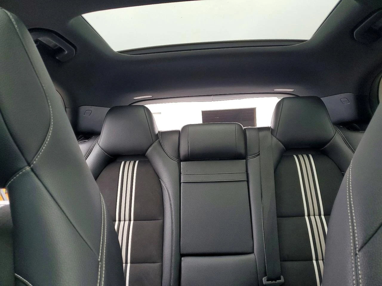 Mercedes-Benz GLA 250 2.0l 4Matic, снимка 10 - Автомобили и джипове - 54919585