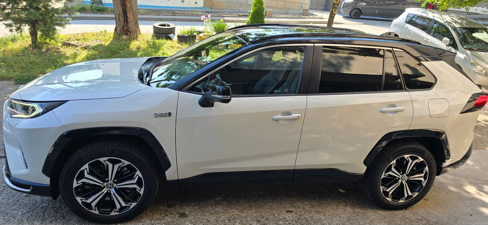 Toyota Rav4 Luxury Premium 2.5 Plug In Hybrid 306 к.с.4х4, снимка 8 - Автомобили и джипове - 55083467