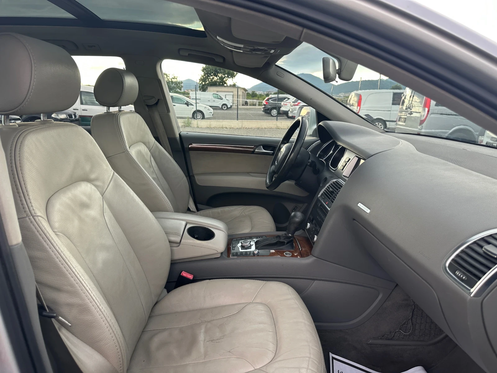 Audi Q7 3.0TDI* 233к.с* 7 МЕСТЕН* ПАНОРАМА* НАВИГАЦИЯ, снимка 11 - Автомобили и джипове - 55225670