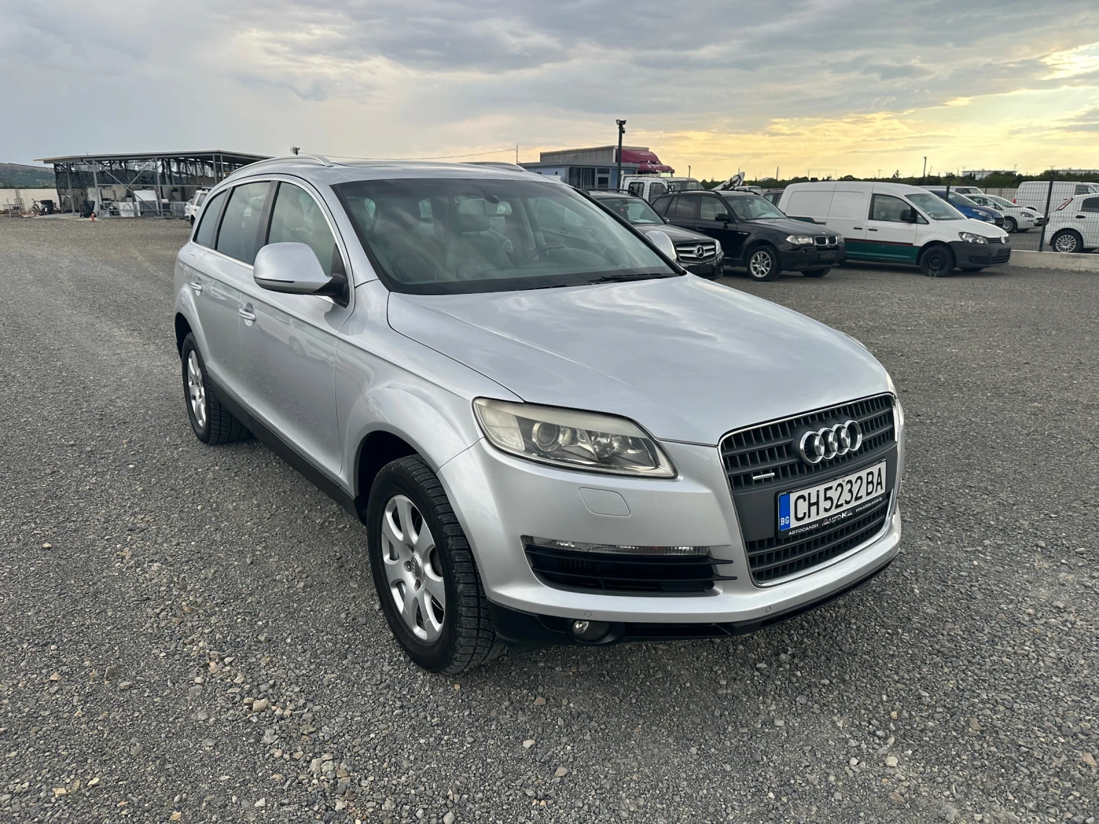 Audi Q7 3.0TDI* 233к.с* 7 МЕСТЕН* ПАНОРАМА* НАВИГАЦИЯ, снимка 3 - Автомобили и джипове - 55225670