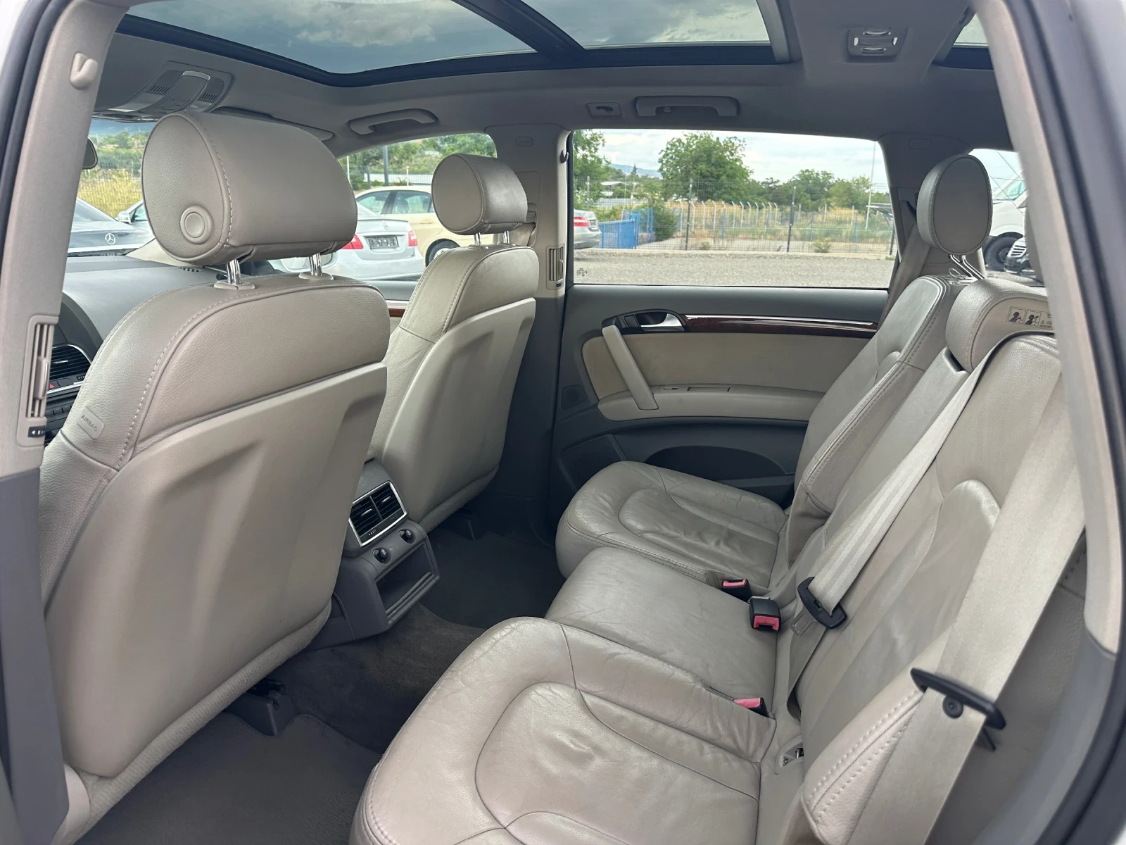 Audi Q7 3.0TDI* 233к.с* 7 МЕСТЕН* ПАНОРАМА* НАВИГАЦИЯ, снимка 14 - Автомобили и джипове - 55225670