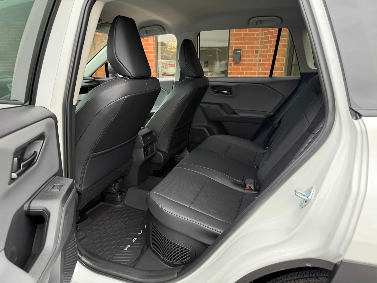 Toyota Rav4 * XLE AWD * CARFAX * БЕЗ ПЪРВОНАЧАЛНА ВНОСКА, снимка 10 - Автомобили и джипове - 56150109