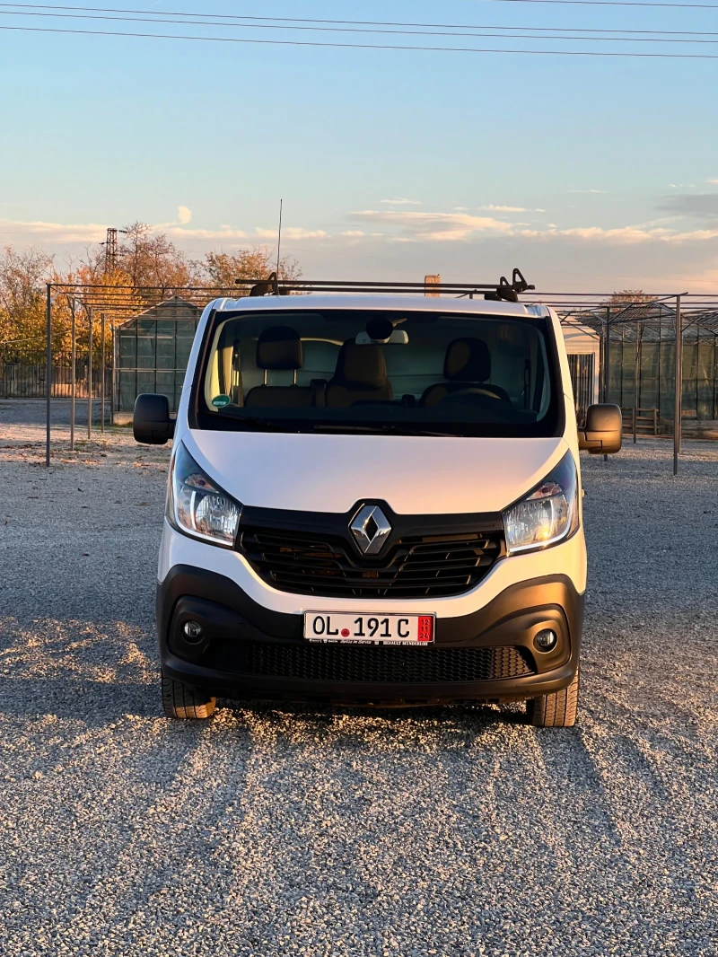 Renault Trafic, снимка 1 - Бусове и автобуси - 47823655