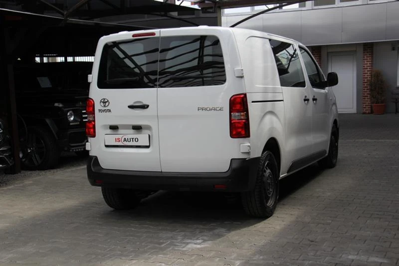 Toyota Proace, снимка 6 - Бусове и автобуси - 36404879