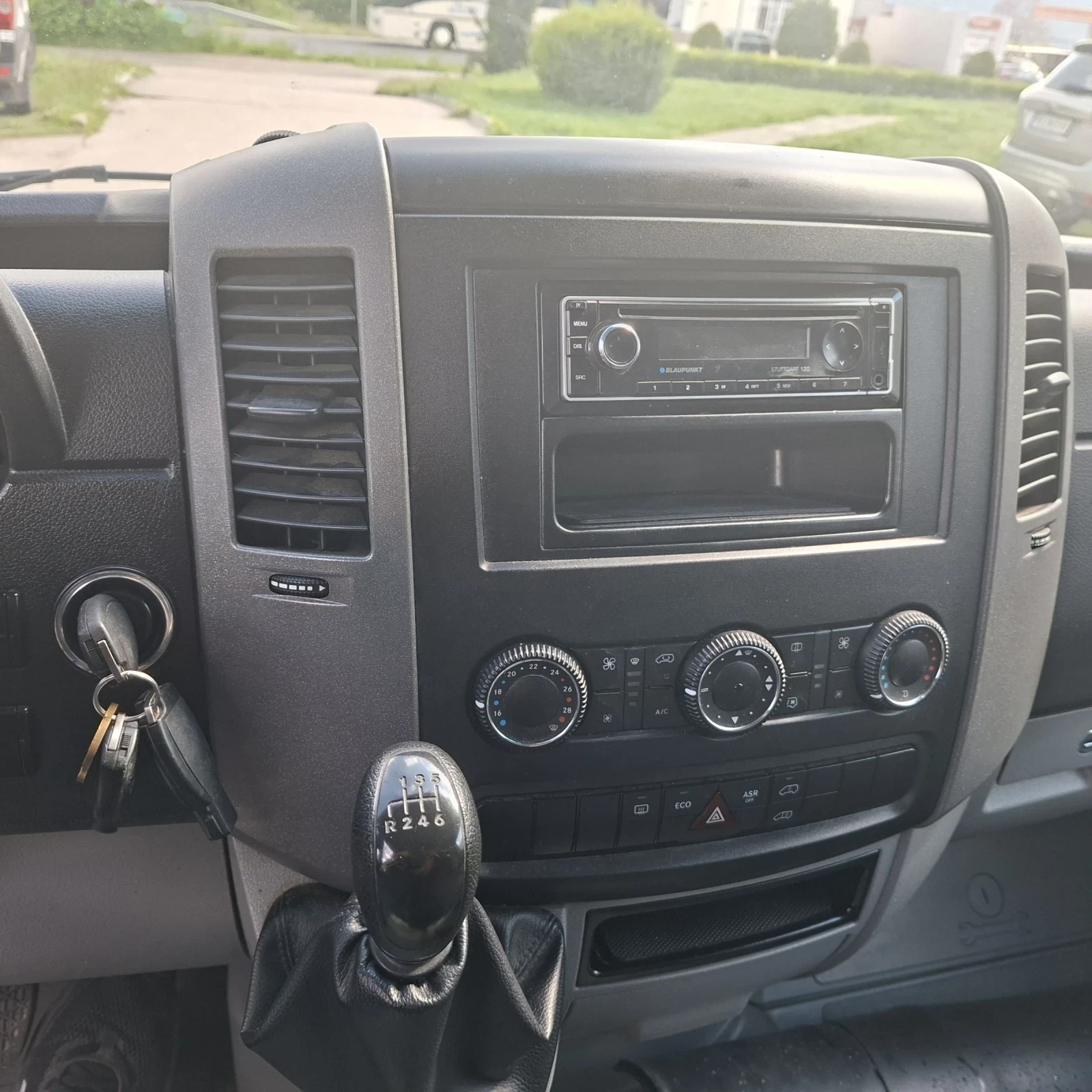Mercedes-Benz Sprinter CDI 2 ZONE KLIMA 9MESTA RAMPA , снимка 9 - Бусове и автобуси - 54428232