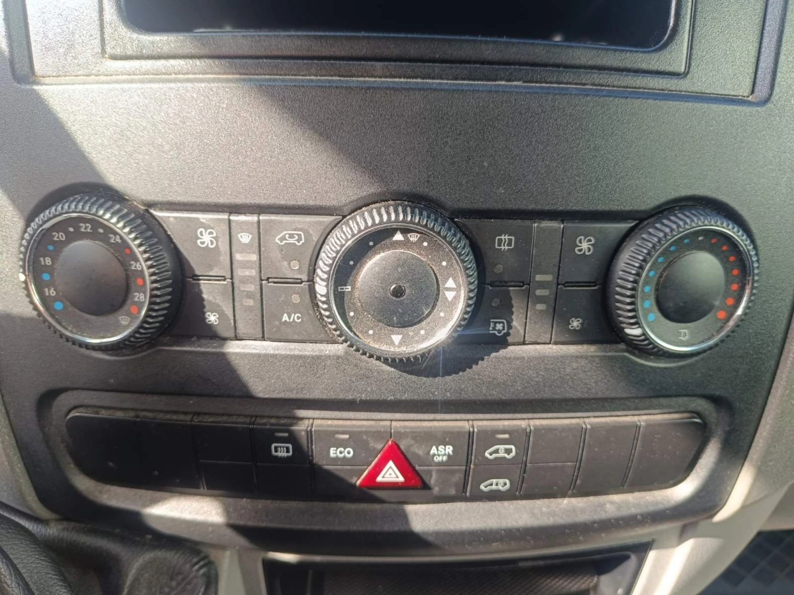 Mercedes-Benz Sprinter CDI 2 ZONE KLIMA 9MESTA RAMPA , снимка 14 - Бусове и автобуси - 54428232