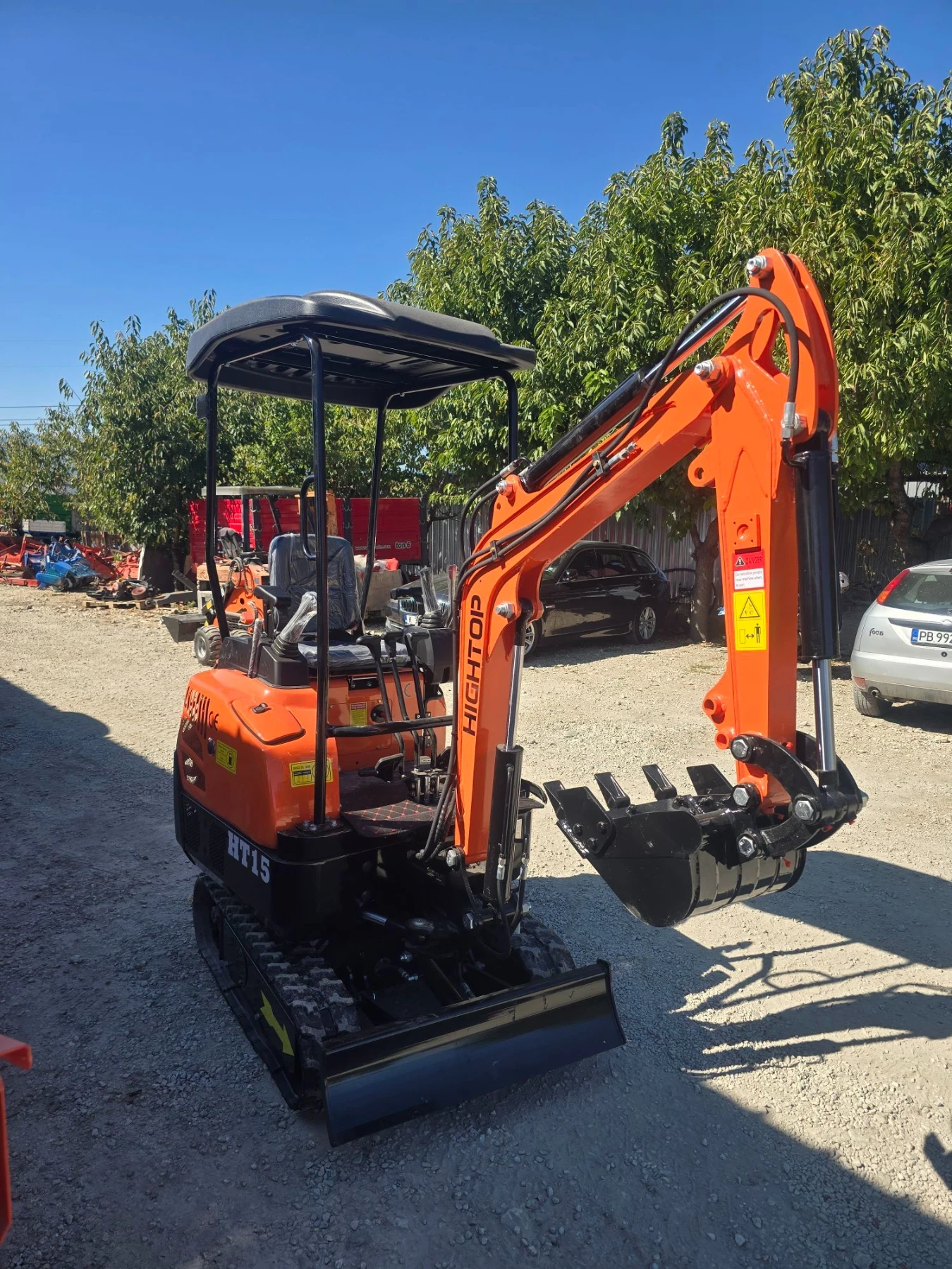 Багер Hitachi 1.5 тон, Кубота двигател, снимка 2 - Индустриална техника - 56116850