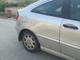 Mercedes-Benz C 220 Купе, снимка 8