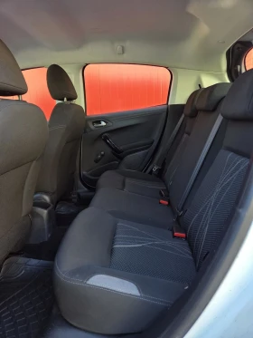 Peugeot 208 1.2i 82к.с, снимка 15