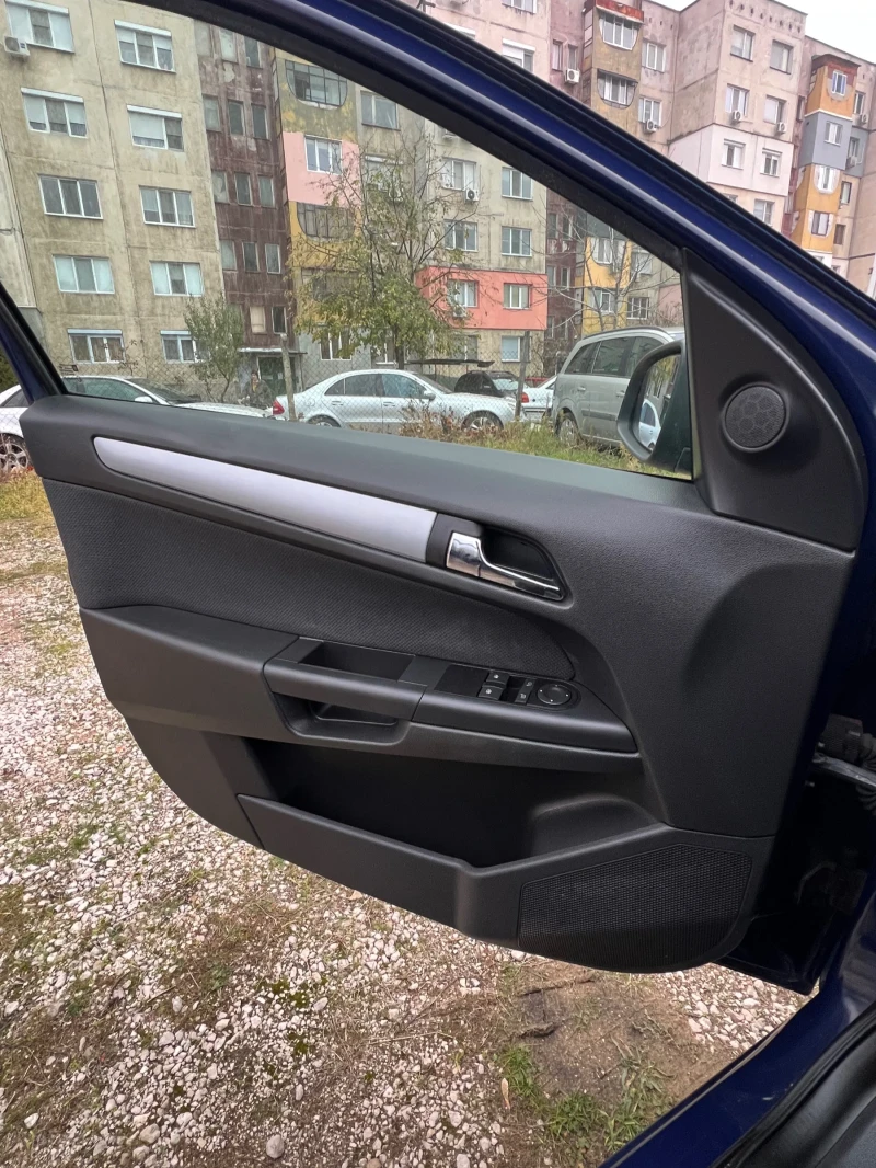 Opel Astra, снимка 10 - Автомобили и джипове - 48003718