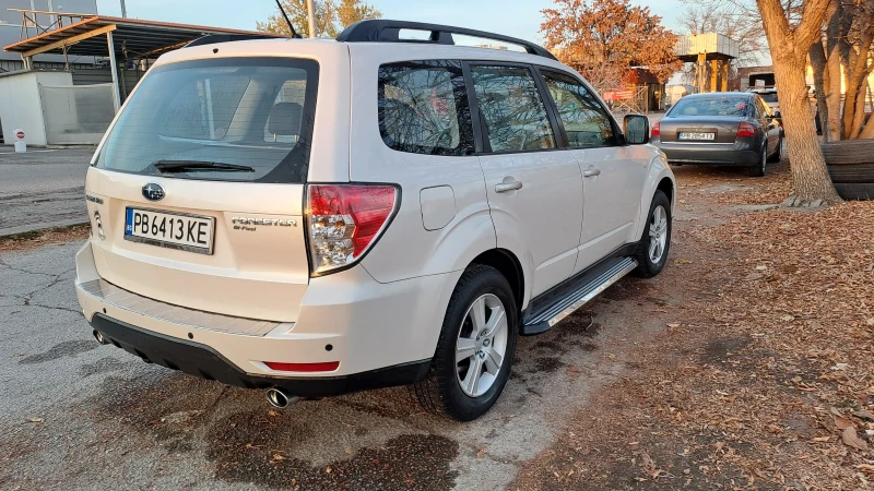 Subaru Forester, снимка 8 - Автомобили и джипове - 48028696