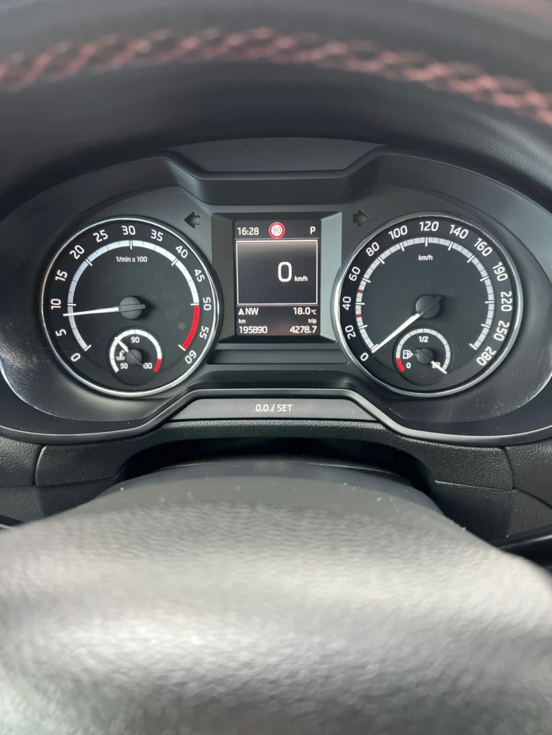 Skoda Octavia VRS - ТОП Състояние Лизинг, снимка 14 - Автомобили и джипове - 51599768