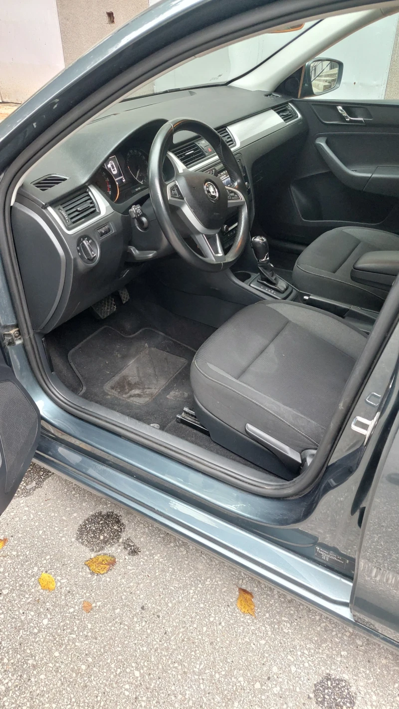 Skoda Rapid, снимка 8 - Автомобили и джипове - 52542652