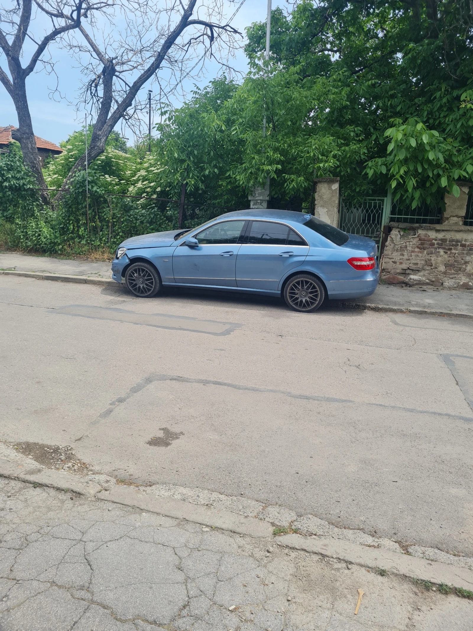 Mercedes-Benz E 220 ЗА ЧАСТИ - изображение 2