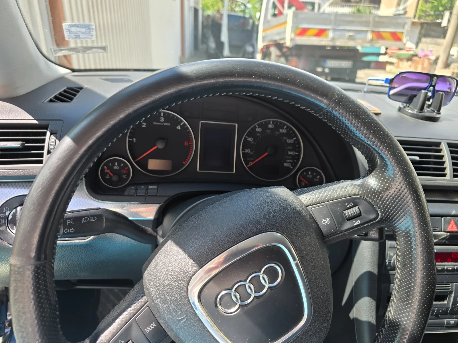 Audi A4 2.00 TDI 140 hp - изображение 8