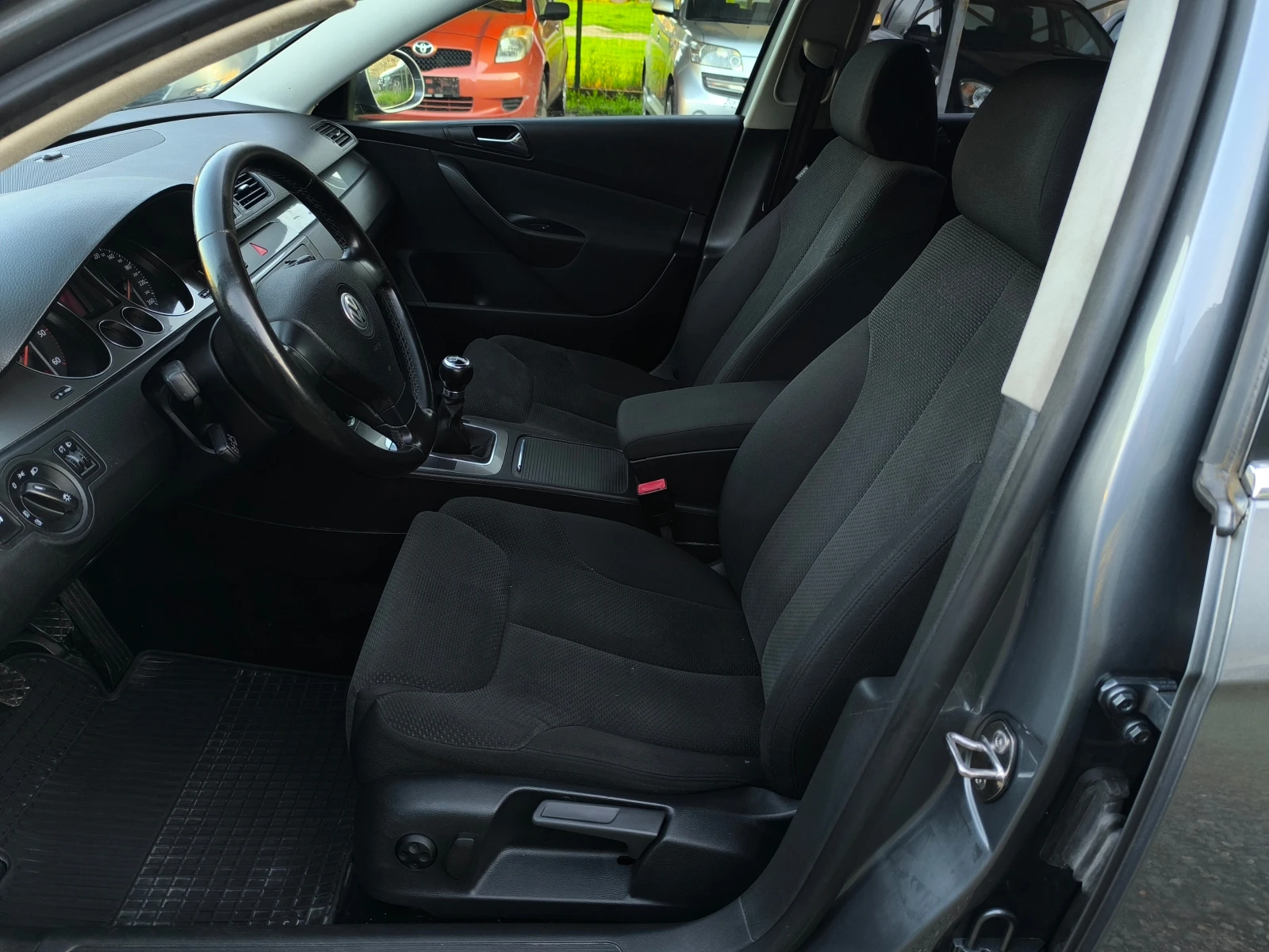 VW Passat 1.9TDI-105кс-КЛИМАТРОНИК-ТОП СЪСТОЯНИЕ !!! - изображение 9