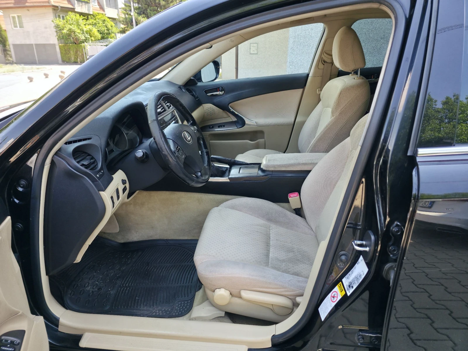 Lexus IS 220d  - изображение 9