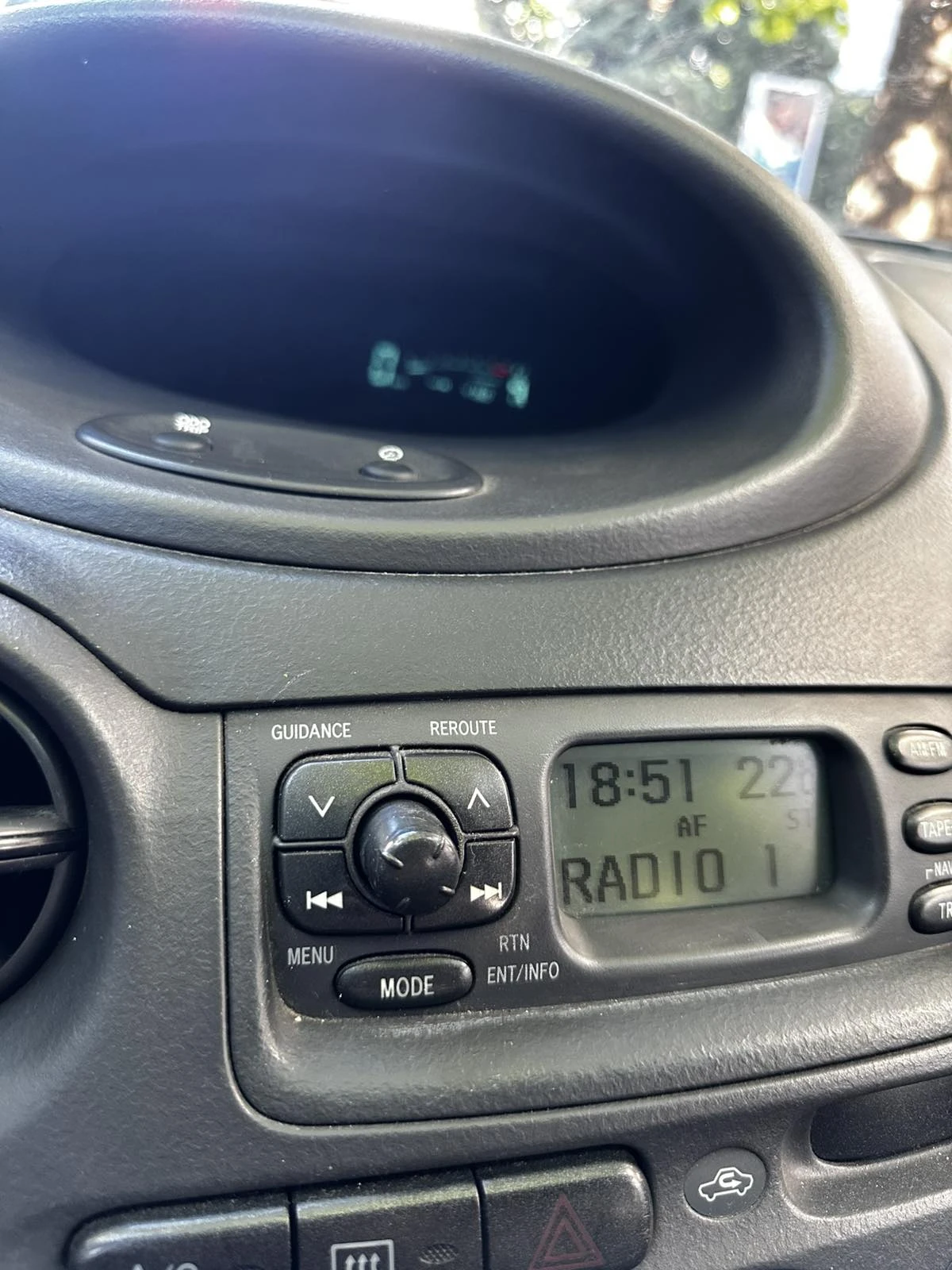 Toyota Yaris  - изображение 7