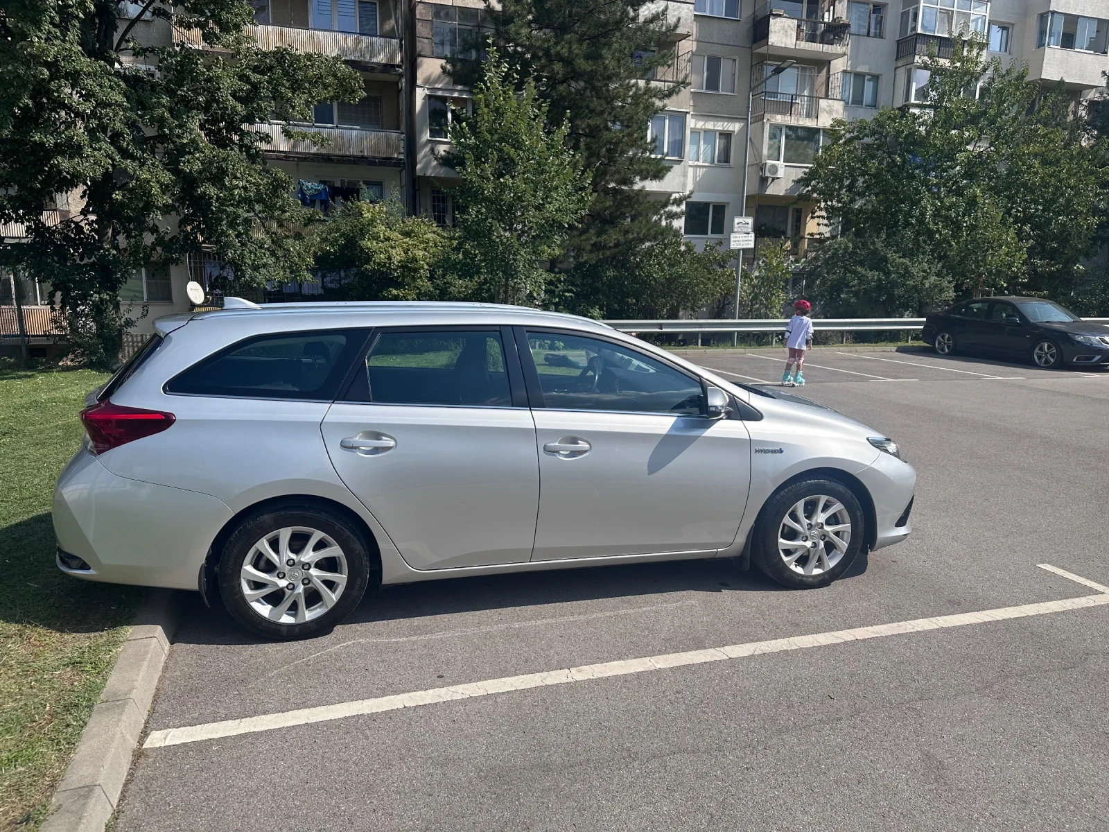Toyota Auris TS Wagon 1.8 CVT HSD Luna - изображение 3