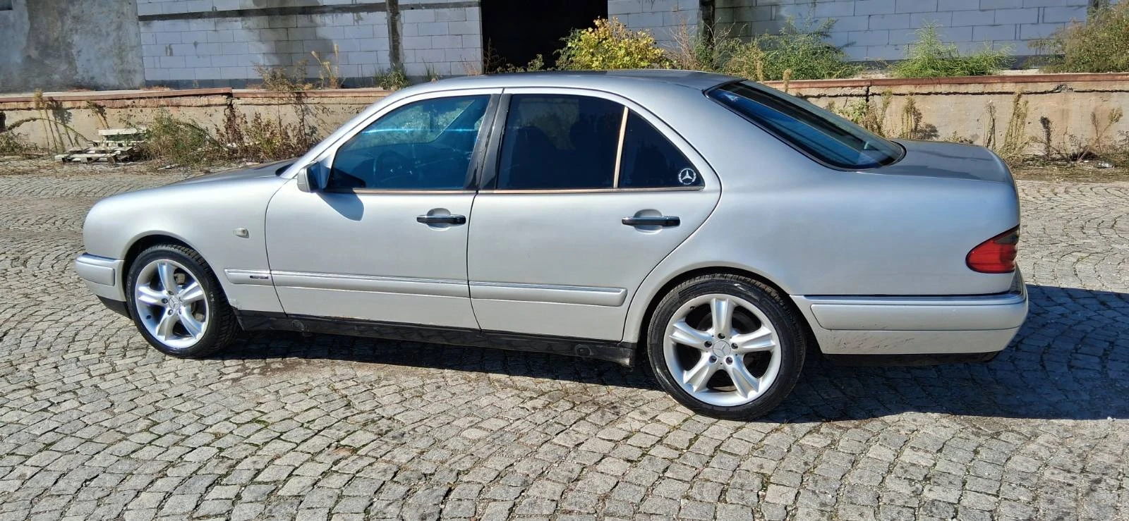 Mercedes-Benz E 200 LPG - изображение 2