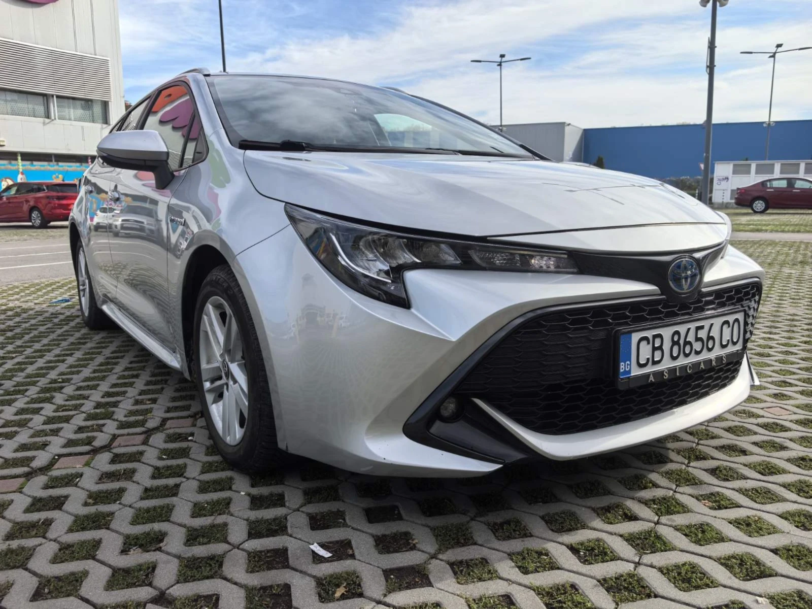 Toyota Corolla 1.8i HYBRID  - изображение 3