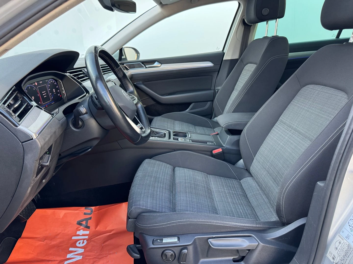 VW Passat VW Passat Var. Business 2.0TDI SCR 4MOT DSG - изображение 7