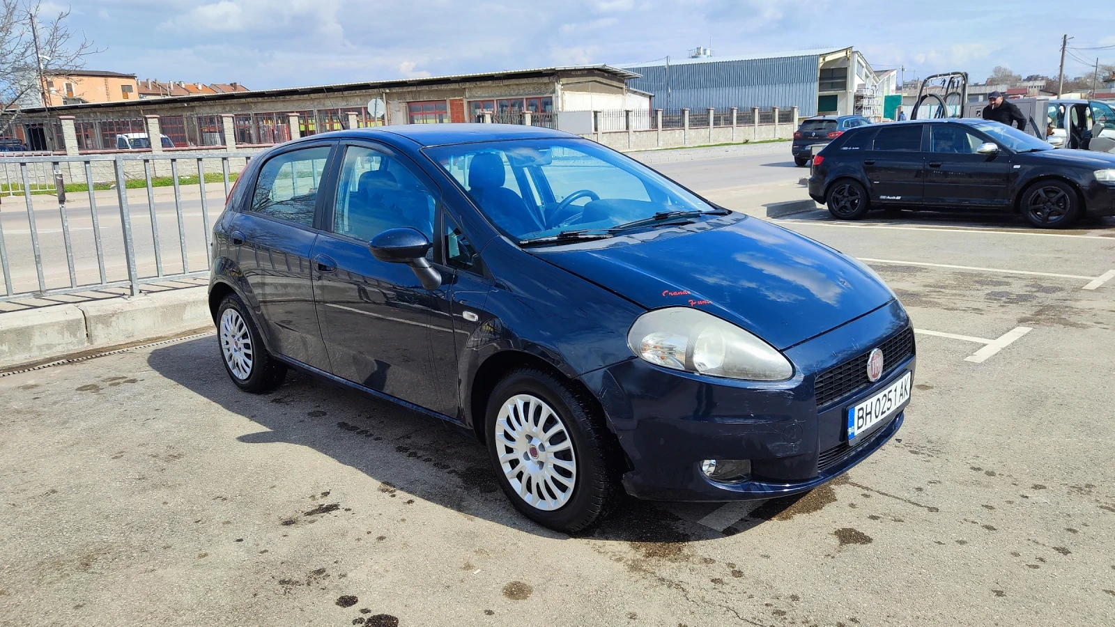 Fiat Punto Grande, снимка 2 - Автомобили и джипове - 54353957