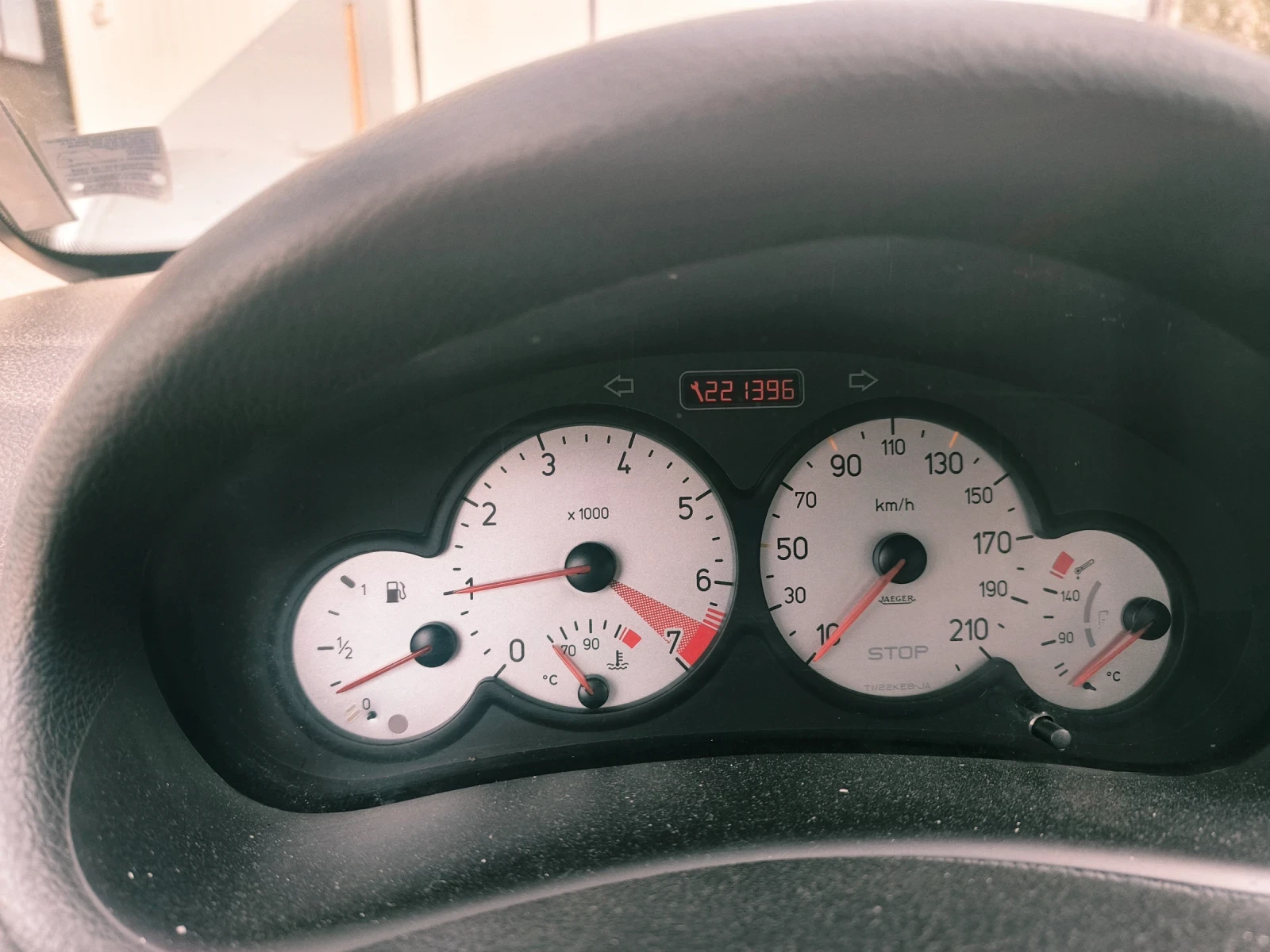 Peugeot 206 206CC много хубаво, снимка 10 - Автомобили и джипове - 53784549