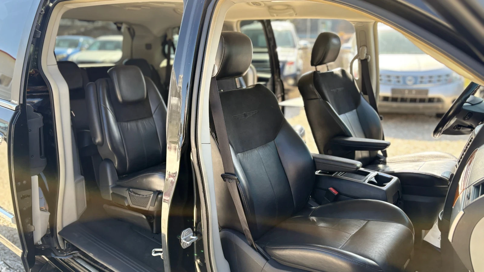 Chrysler Gr.voyager, снимка 10 - Автомобили и джипове - 53847223