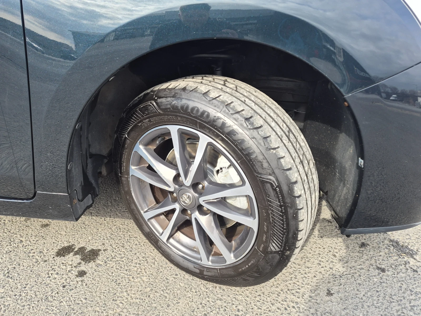 Toyota Verso 1.6i, снимка 5 - Автомобили и джипове - 54071084