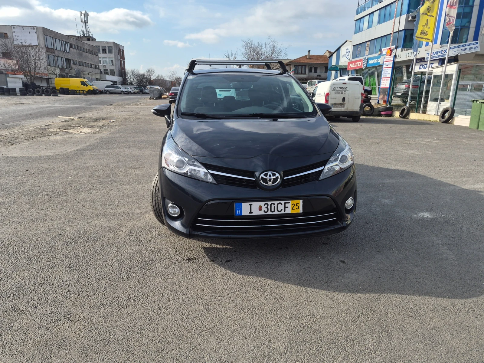 Toyota Verso 1.6i, снимка 2 - Автомобили и джипове - 54071084